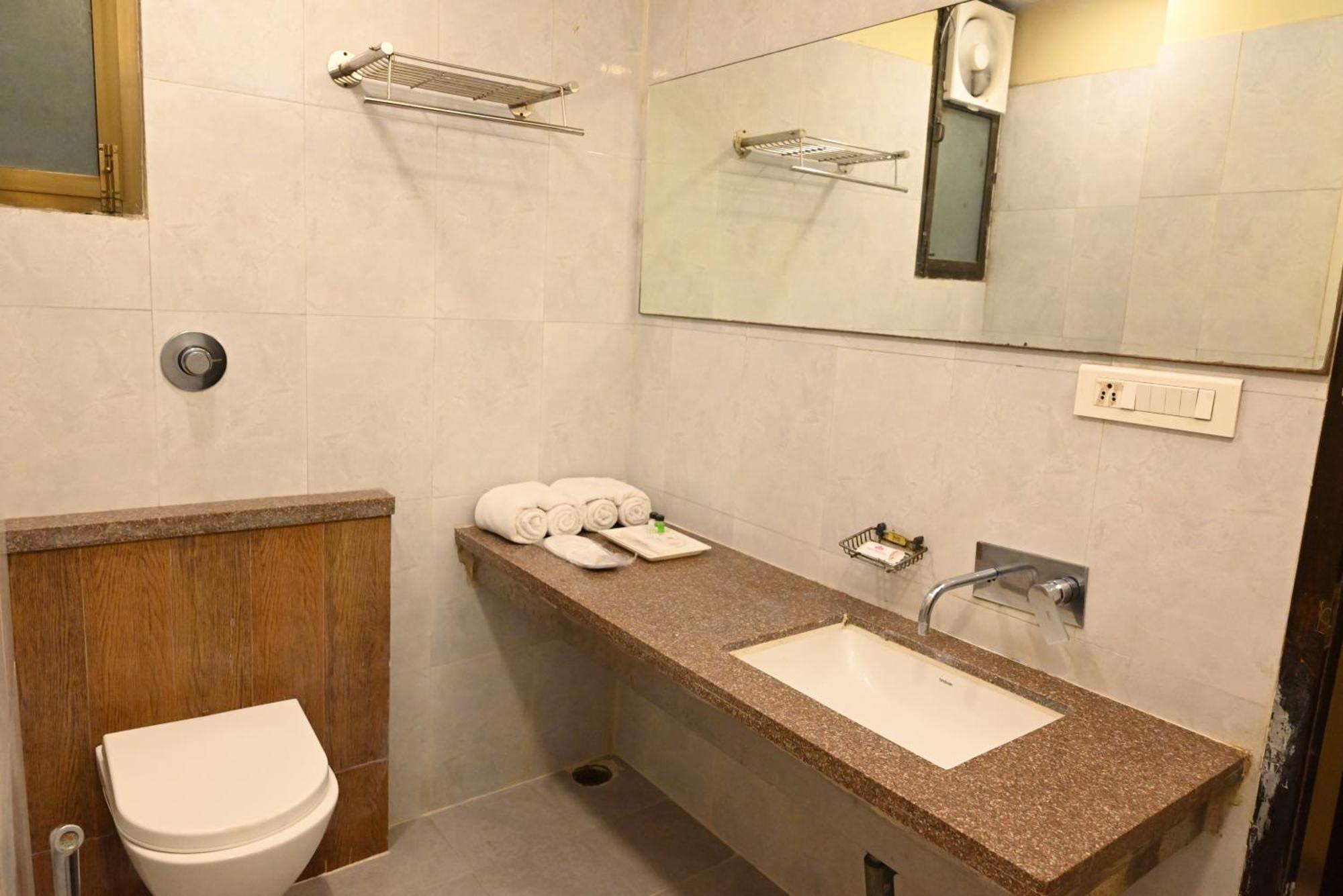Hotel Plaza Inn, Аджмер Екстериор снимка