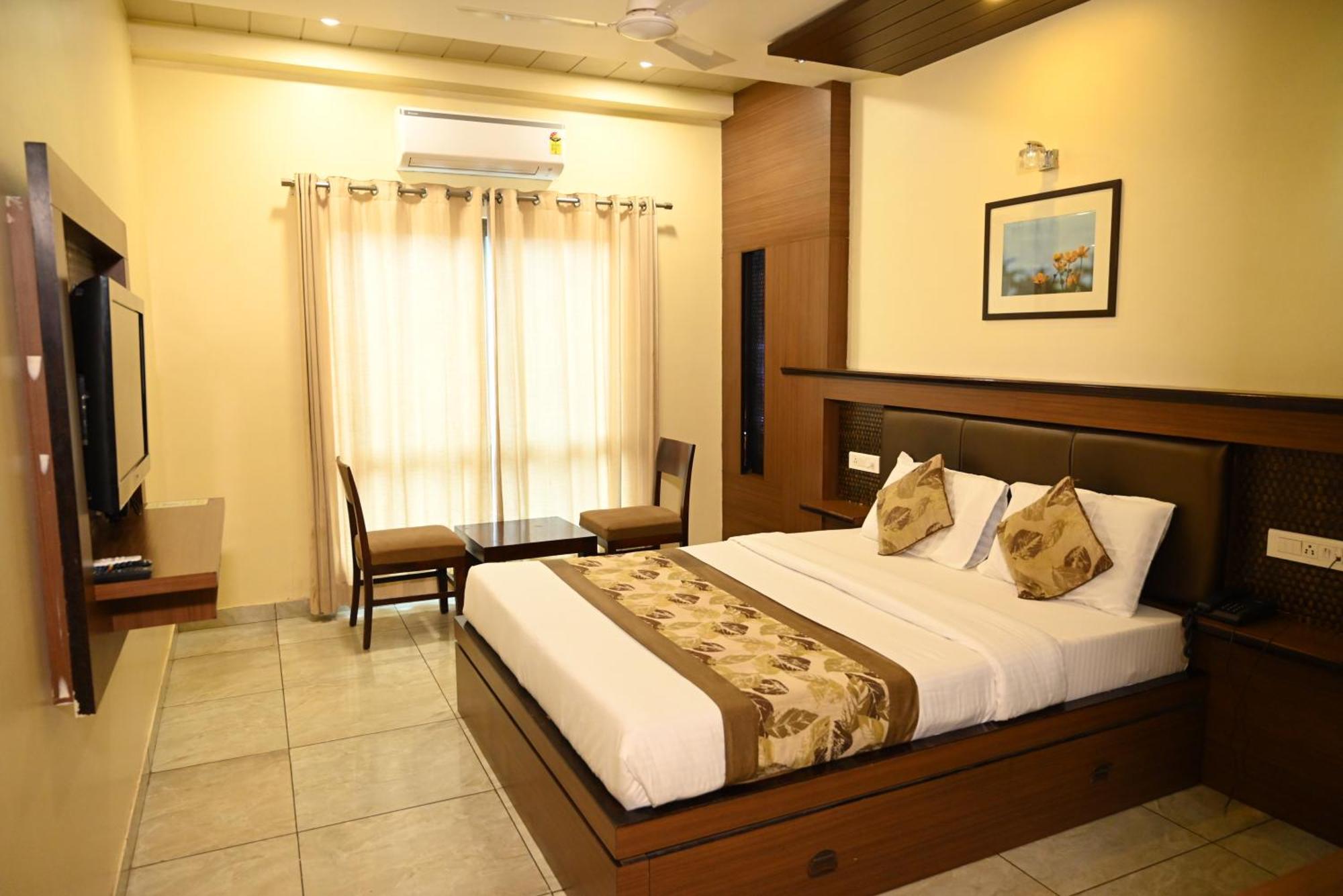 Hotel Plaza Inn, Аджмер Екстериор снимка