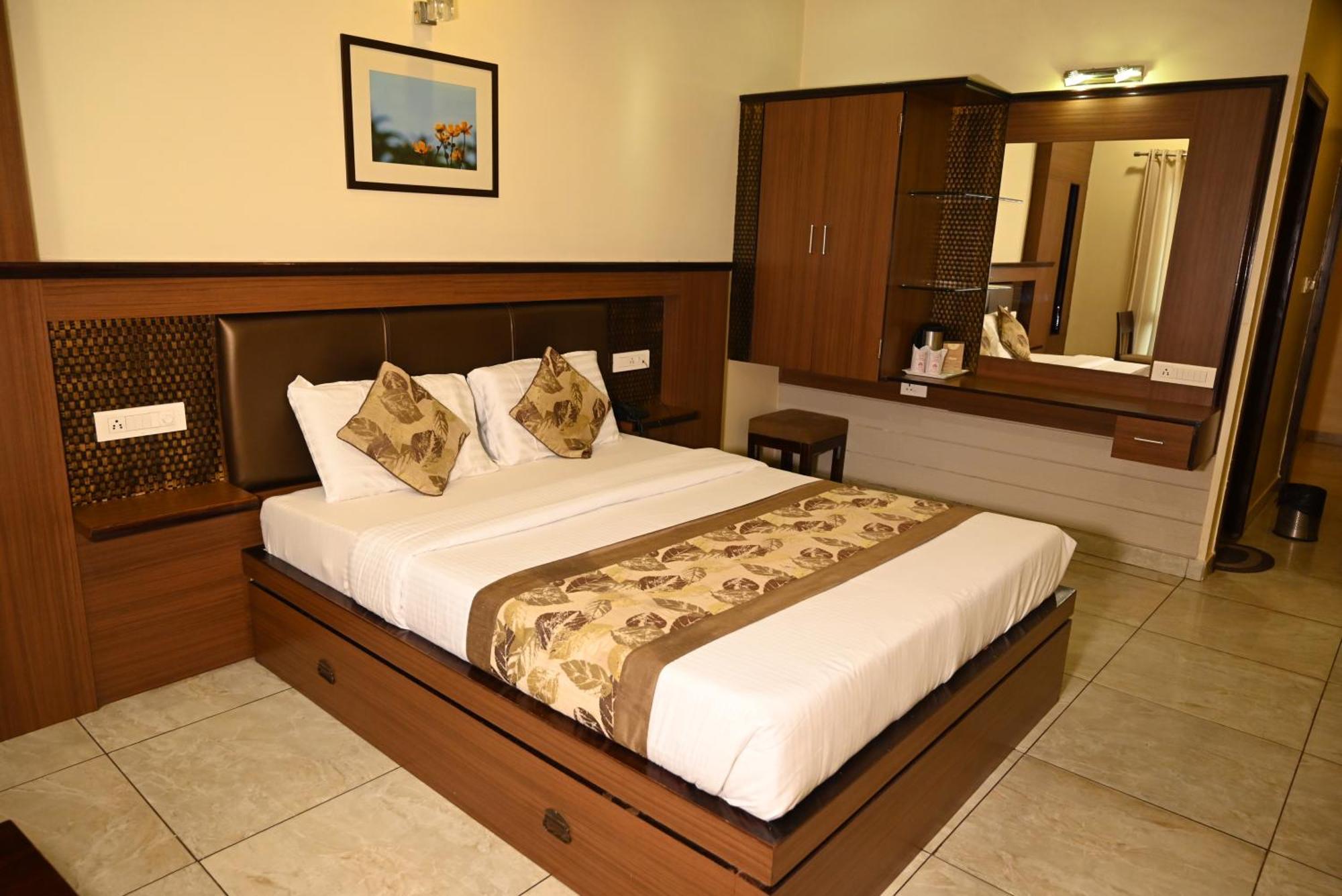 Hotel Plaza Inn, Аджмер Екстериор снимка
