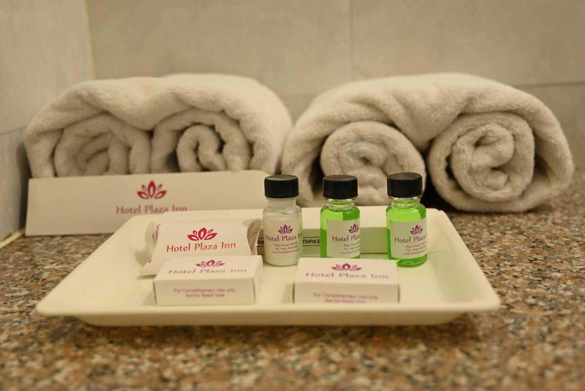 Hotel Plaza Inn, Аджмер Екстериор снимка