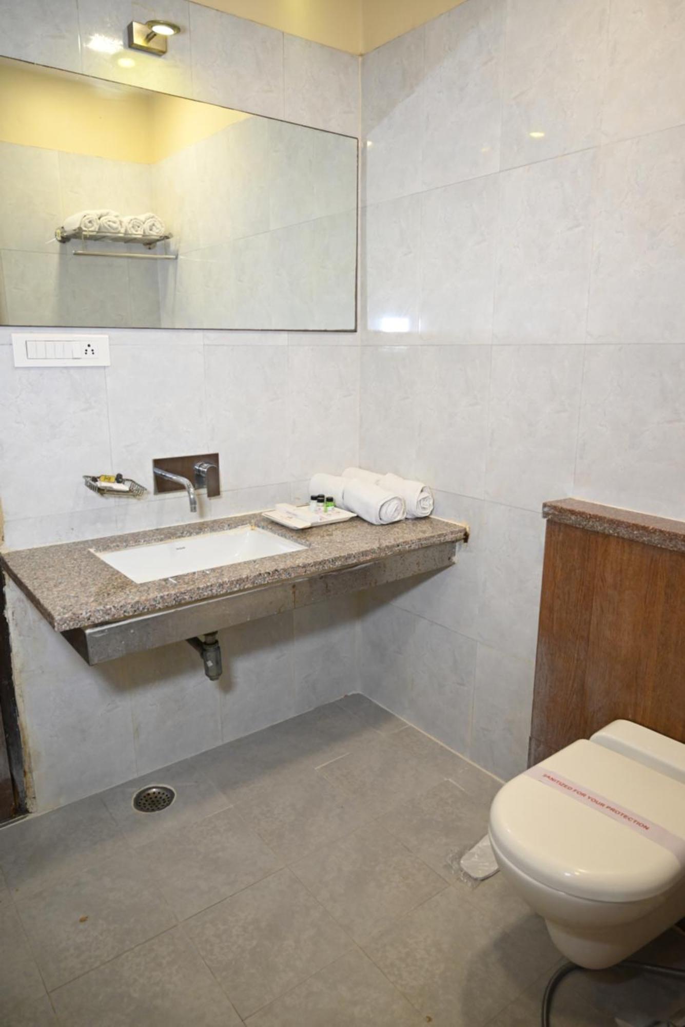 Hotel Plaza Inn, Аджмер Екстериор снимка