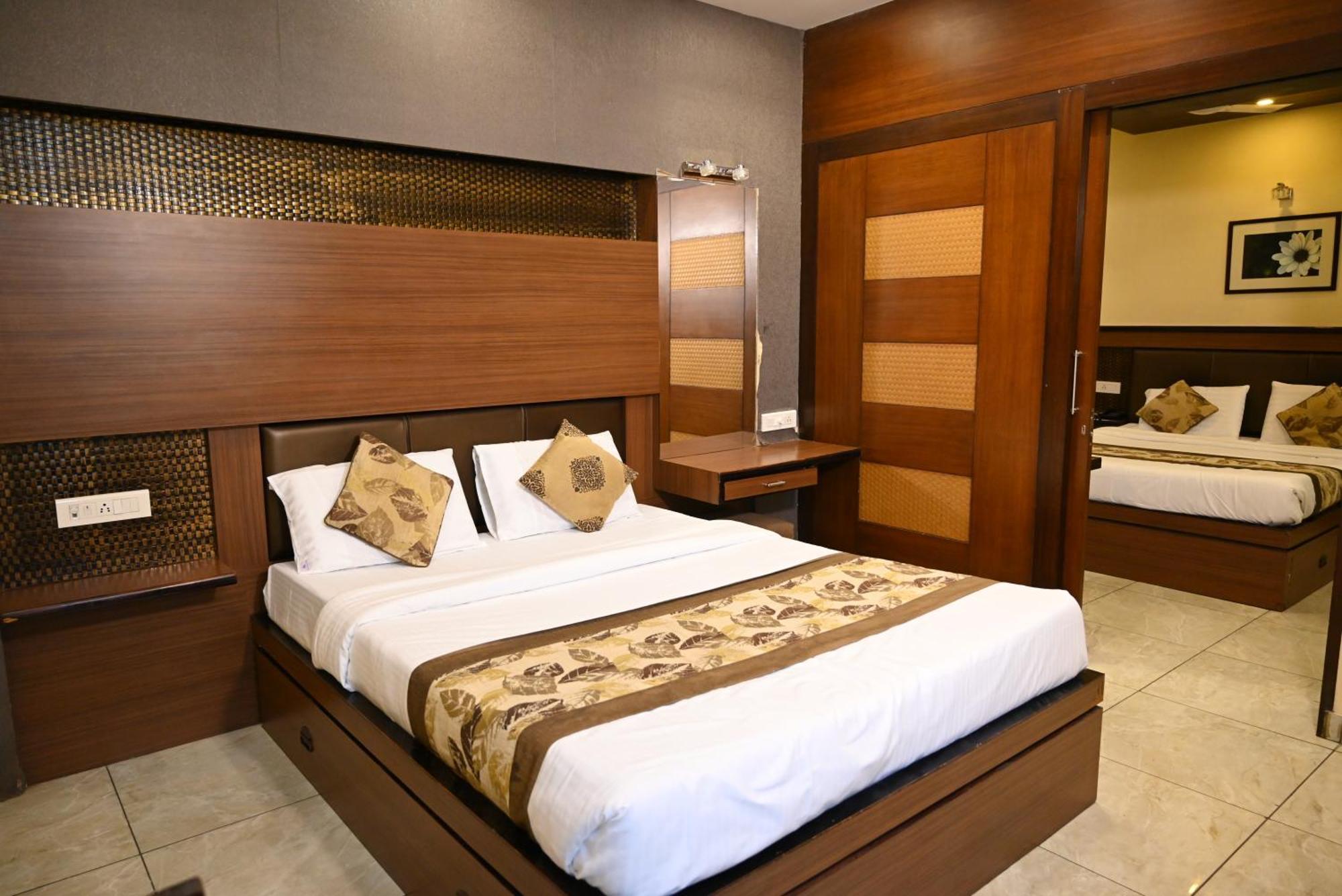 Hotel Plaza Inn, Аджмер Екстериор снимка